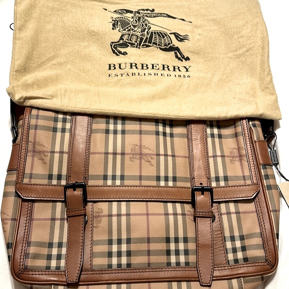 Burberry bag Duffle /cross body / computer/ college / - Picture 1 of 12